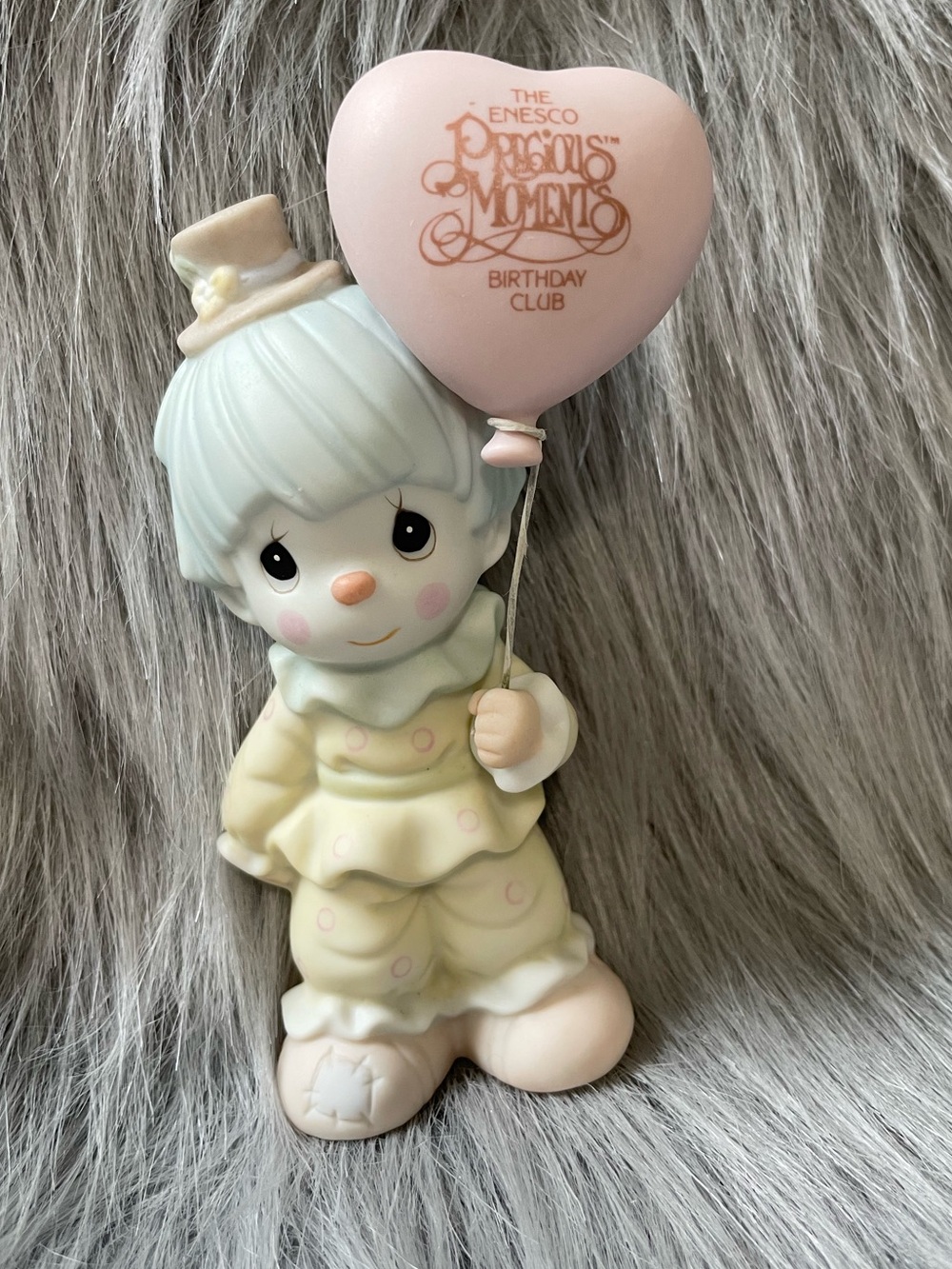 Vintage 1993 Precious Moments figurine